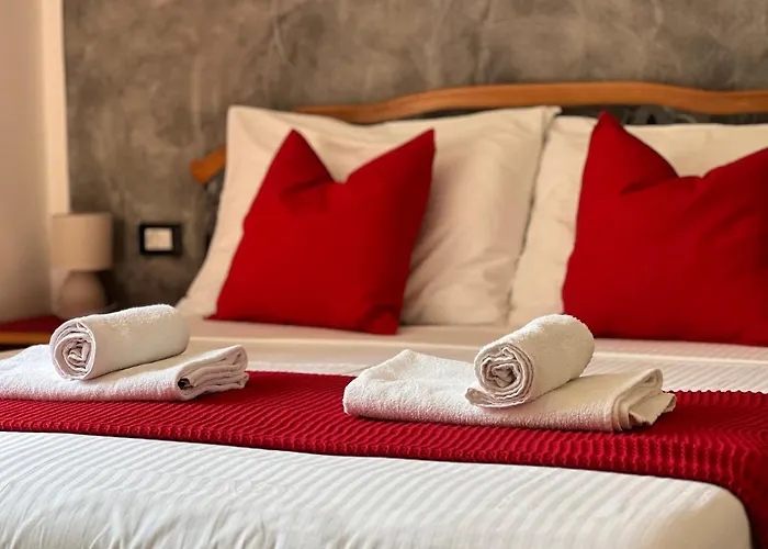 华伦天奴旅馆 3*