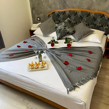 Valentino 3*